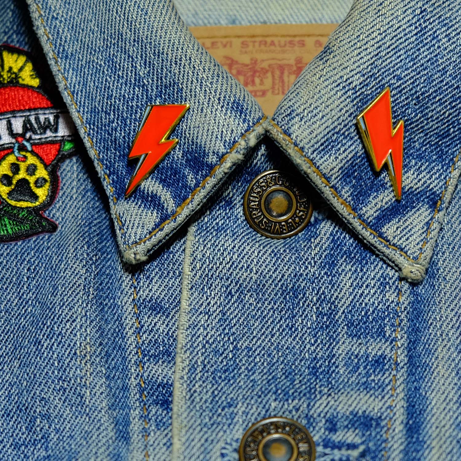 bowie lightning bolt, bowie enamel pin