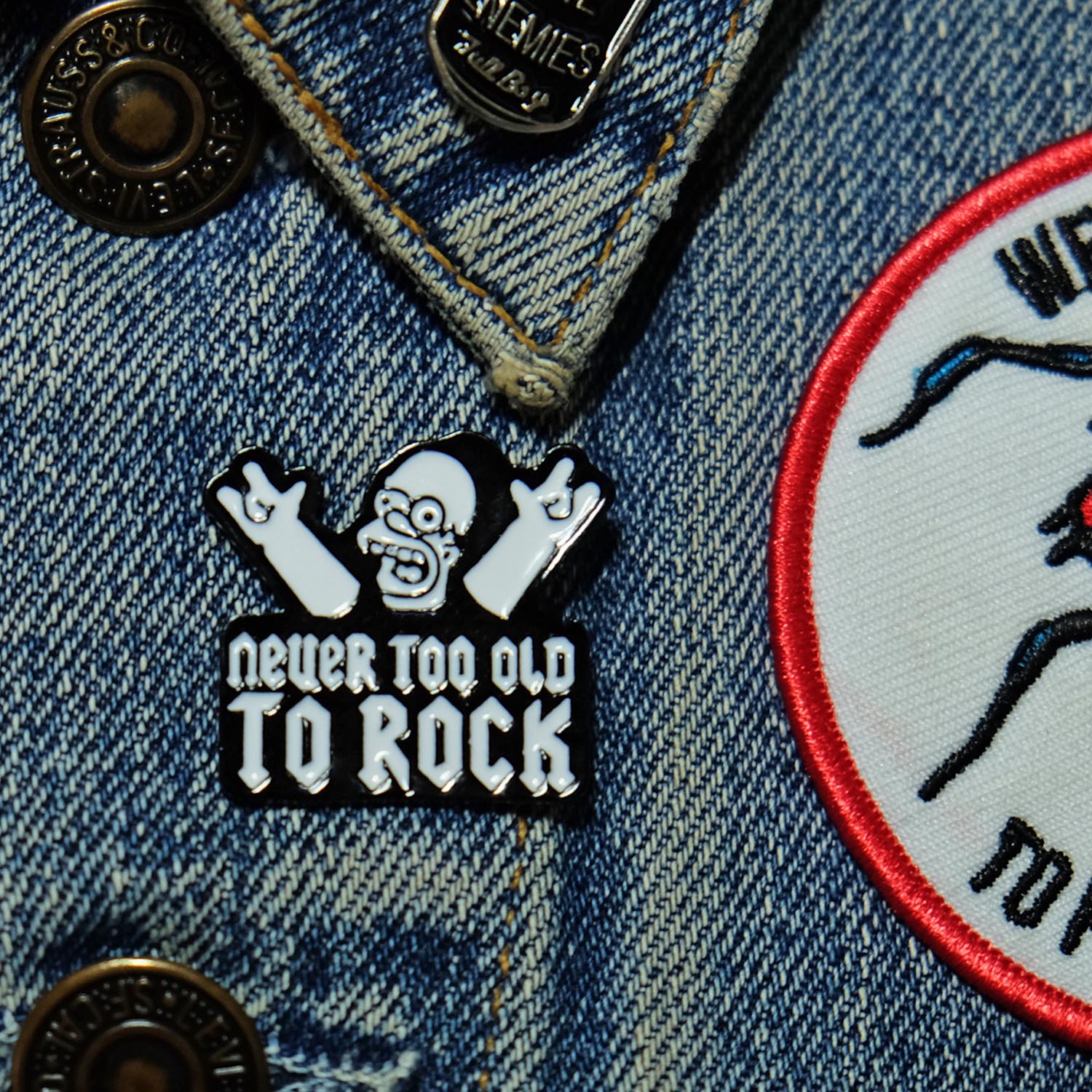 Never to old to rock pin, Homer simpson pin, simpsons enamel pin, rock pin