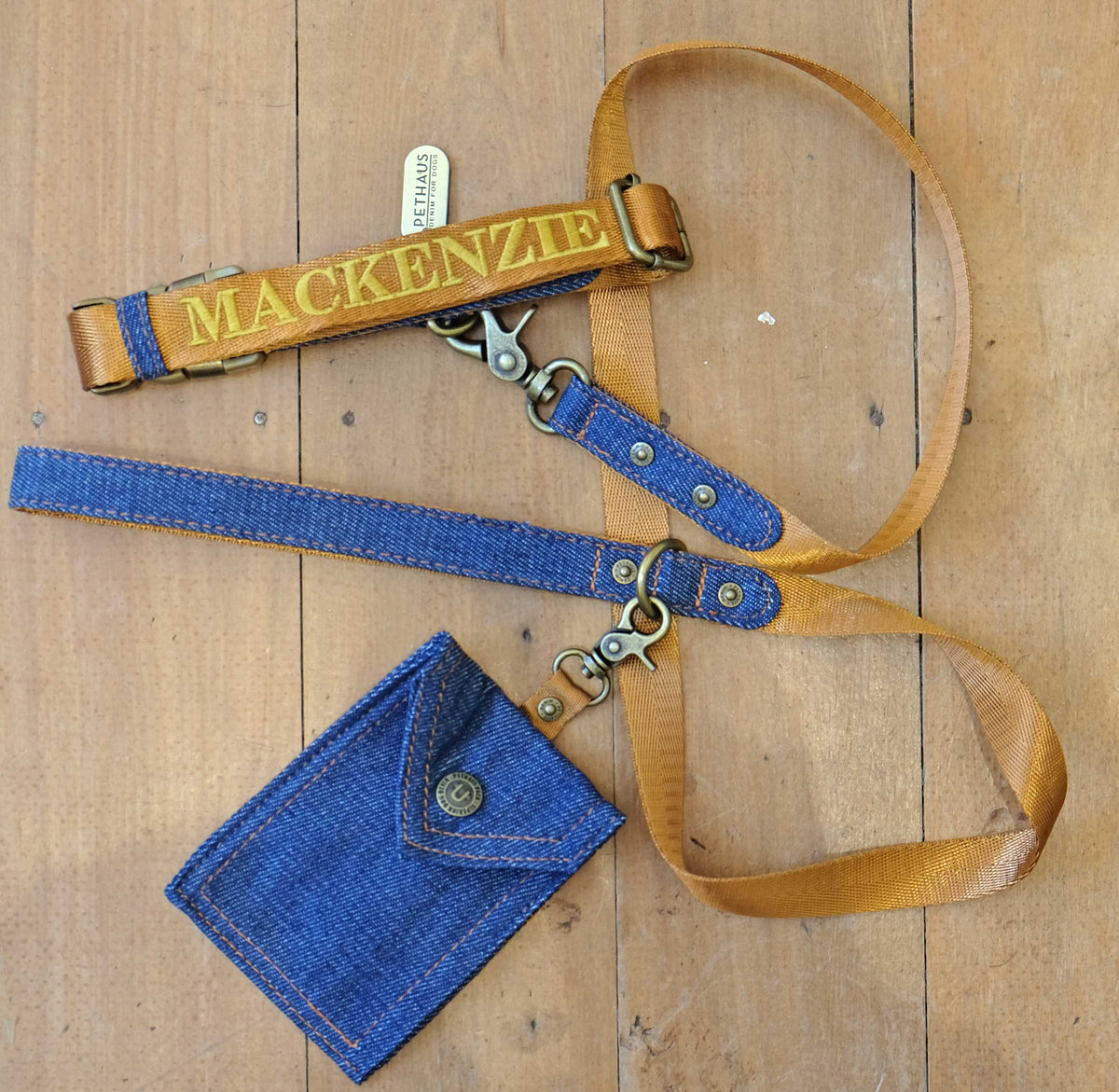 embroidered collar collar with personalised name, matching dog collar and leash set