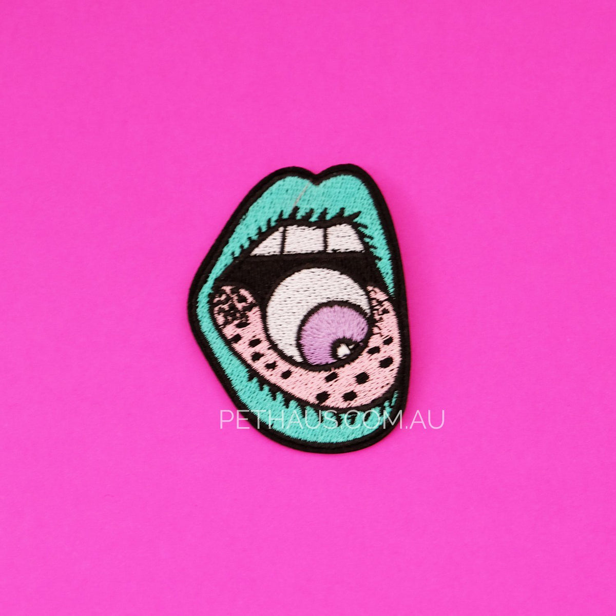 Eyeball embroidered patch 